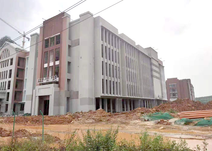 廣西綠桂涂料廠為醫科大武鳴校區外墻真石漆施工 廣西綠桂涂料廠為醫科大武鳴校區外墻真石漆施工