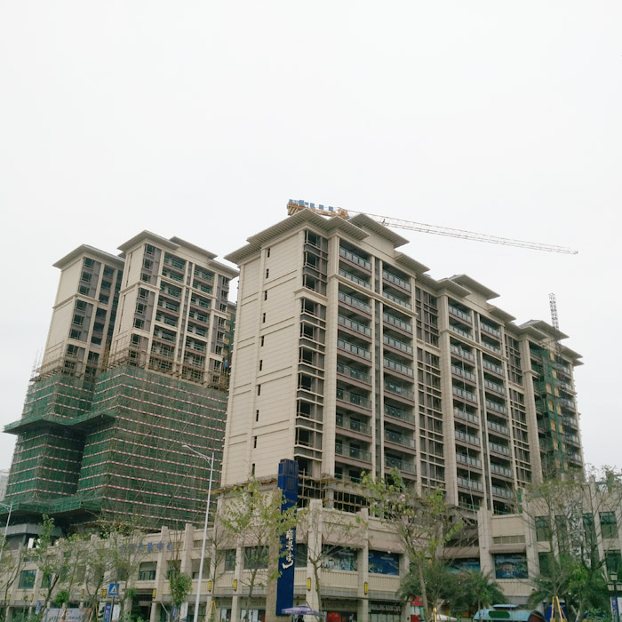 熱烈祝賀德保縣云山大道銀發投資大廈材料進場